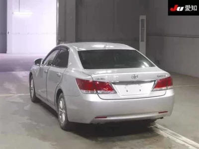 Toyota CROWN  с аукциона в Японии