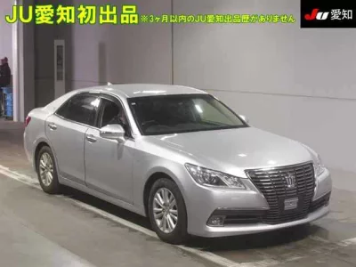 Toyota CROWN  с аукциона в Японии