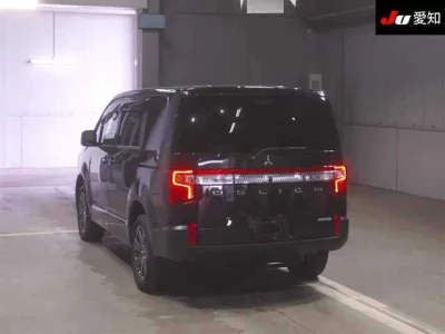 Mitsubishi DELICA D5