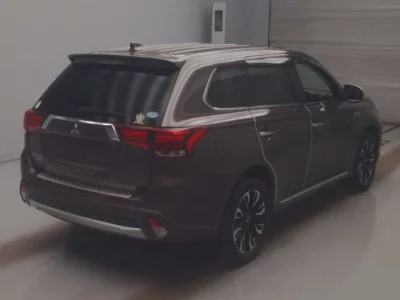 Mitsubishi OUTLANDER PHEV