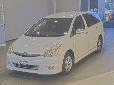 Toyota WISH  с аукциона в Японии