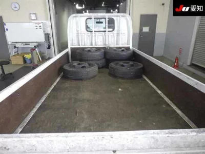 Isuzu ELF  с аукциона в Японии