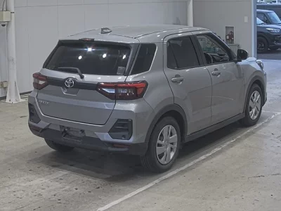 Toyota RAIZE  с аукциона в Японии