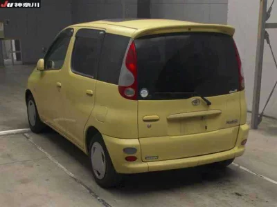 Toyota FUNCARGO  с аукциона в Японии