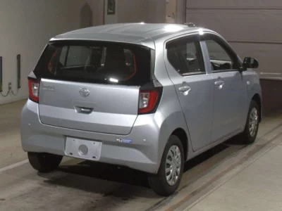 Toyota PIXIS EPOCH  с аукциона в Японии