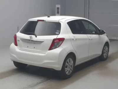 Toyota VITZ  с аукциона в Японии