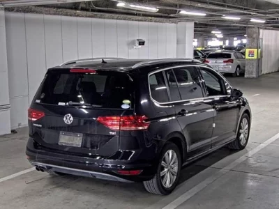 Volkswagen GOLF TOURAN