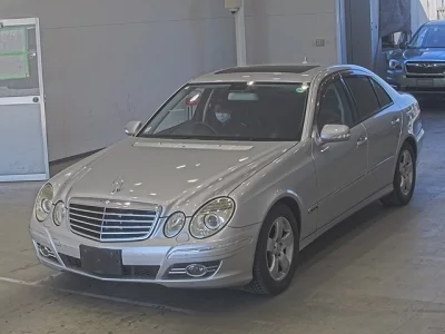 Mercedes-Benz E CLASS  с аукциона в Японии