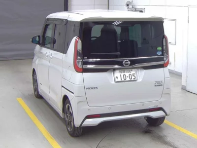 Nissan ROOX  с аукциона в Японии