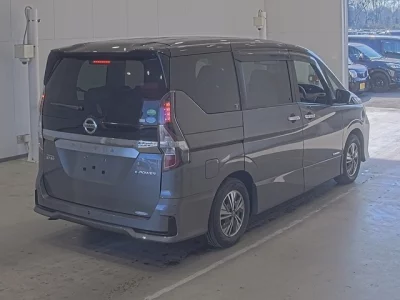 Nissan SERENA  с аукциона в Японии