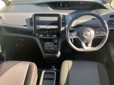 Nissan SERENA  с аукциона в Японии