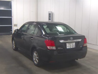 Toyota COROLLA AXIO  с аукциона в Японии