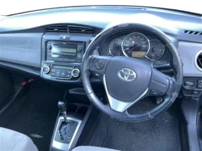 Toyota COROLLA AXIO  с аукциона в Японии