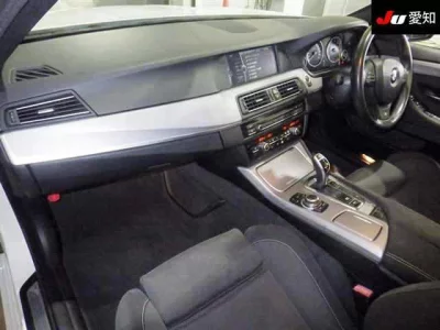 BMW 5-Series  с аукциона в Японии