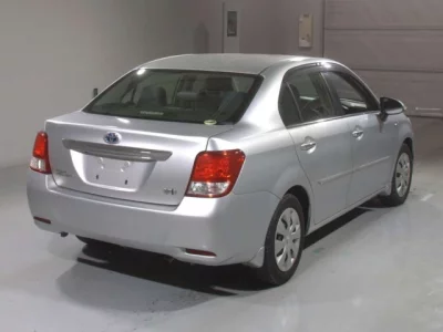 Toyota COROLLA AXIO  с аукциона в Японии