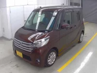 Nissan DAYZ ROOX лот № 3079 оценка 3.5  с аукциона в Японии 2