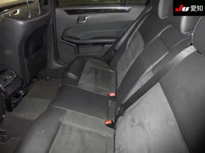 Mercedes-Benz E CLASS  с аукциона в Японии