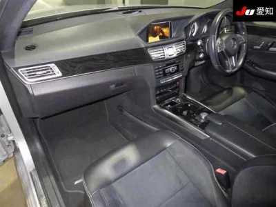 Mercedes-Benz E CLASS  с аукциона в Японии
