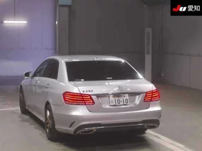 Mercedes-Benz E CLASS  с аукциона в Японии