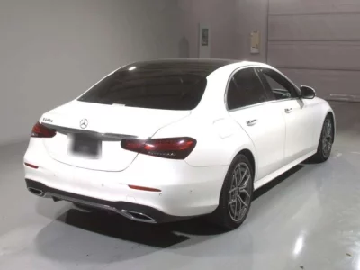 Mercedes-Benz E CLASS  с аукциона в Японии