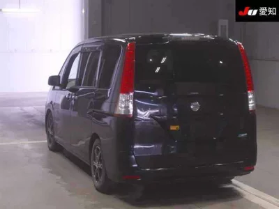Nissan SERENA  с аукциона в Японии