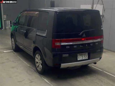 Mitsubishi DELICA D5