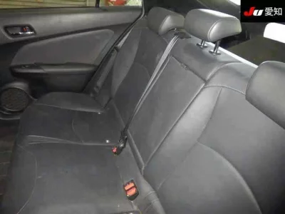 Toyota PRIUS  с аукциона в Японии