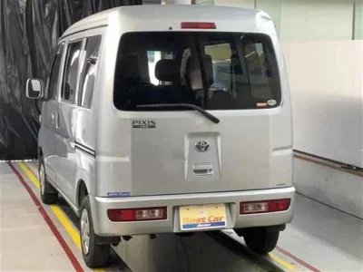 Toyota PIXIS VAN  с аукциона в Японии