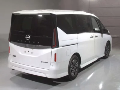 Nissan SERENA  с аукциона в Японии