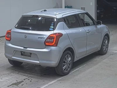 Suzuki SWIFT  с аукциона в Японии
