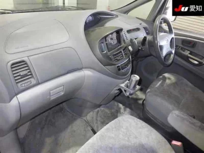 Toyota ESTIMA  с аукциона в Японии