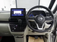Nissan ROOX лот № 3092 оценка 4  с аукциона в Японии 4