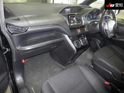 Toyota ESQUIRE  с аукциона в Японии