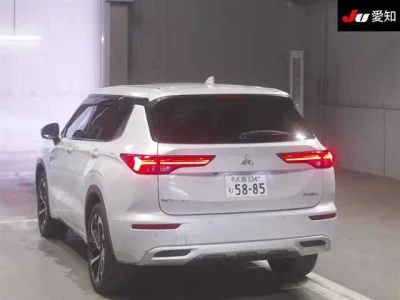 Mitsubishi OUTLANDER PHEV  с аукциона в Японии