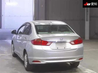 Honda GRACE  с аукциона в Японии