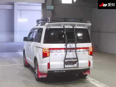 Mitsubishi DELICA D5