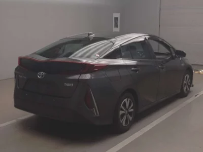 Toyota PRIUS PHV  с аукциона в Японии
