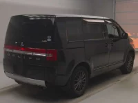 Mitsubishi DELICA D5 лот № 89025 оценка 3  с аукциона в Японии 1