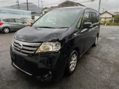 Nissan SERENA  с аукциона в Японии