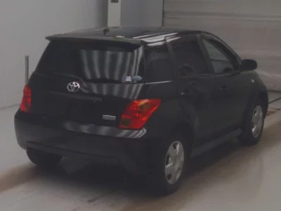 Toyota IST  с аукциона в Японии