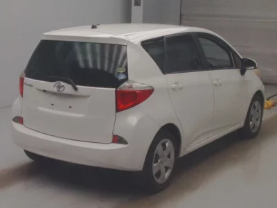 Toyota RACTIS  с аукциона в Японии