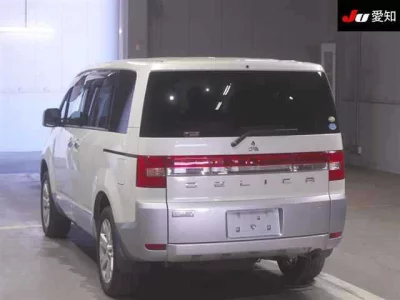 Mitsubishi DELICA D5