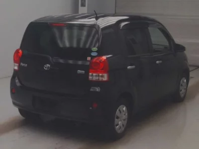 Toyota PORTE  с аукциона в Японии