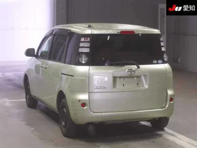Toyota SIENTA  с аукциона в Японии
