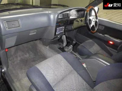 Toyota HILUX SURF  с аукциона в Японии