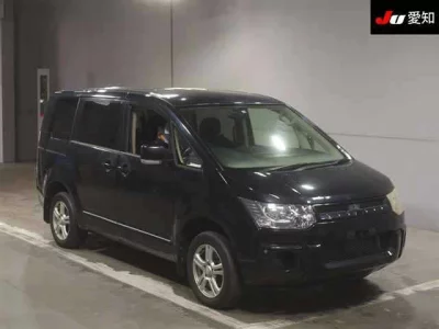 Mitsubishi DELICA D5