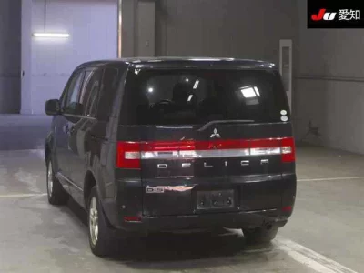 Mitsubishi DELICA D5
