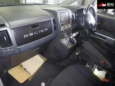 Mitsubishi DELICA D5