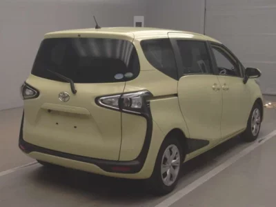 Toyota SIENTA  с аукциона в Японии