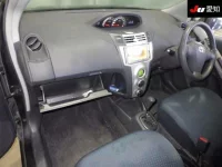 Toyota VITZ лот № 30506 оценка 3.5  с аукциона в Японии 2